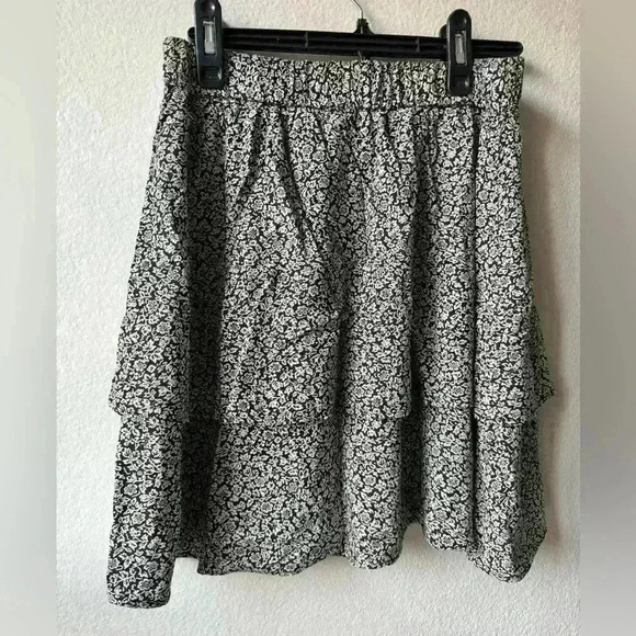 Madewell 100% Viscose Pull-On Tier Mini Skirt in Tudor Floral Size 4 - Picture 3 of 9